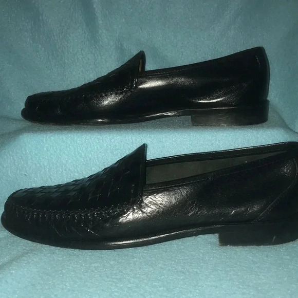 ALFANI All leather from Italy flexible construction basket weave design size 11